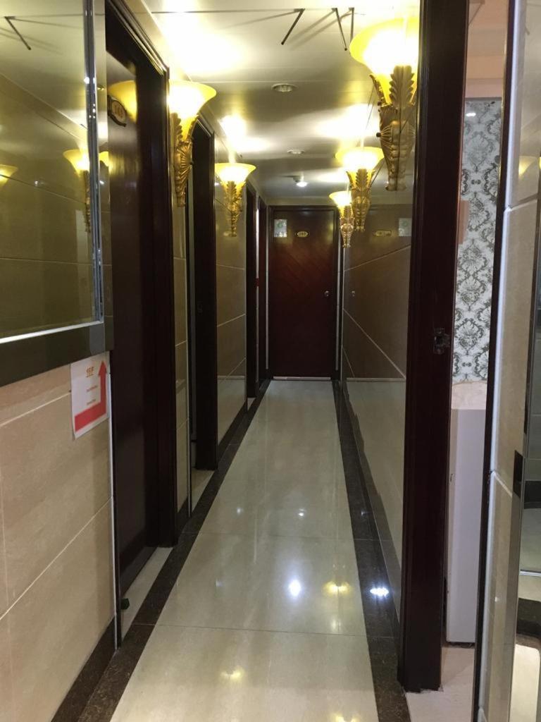 Lucky B6 Hostel *