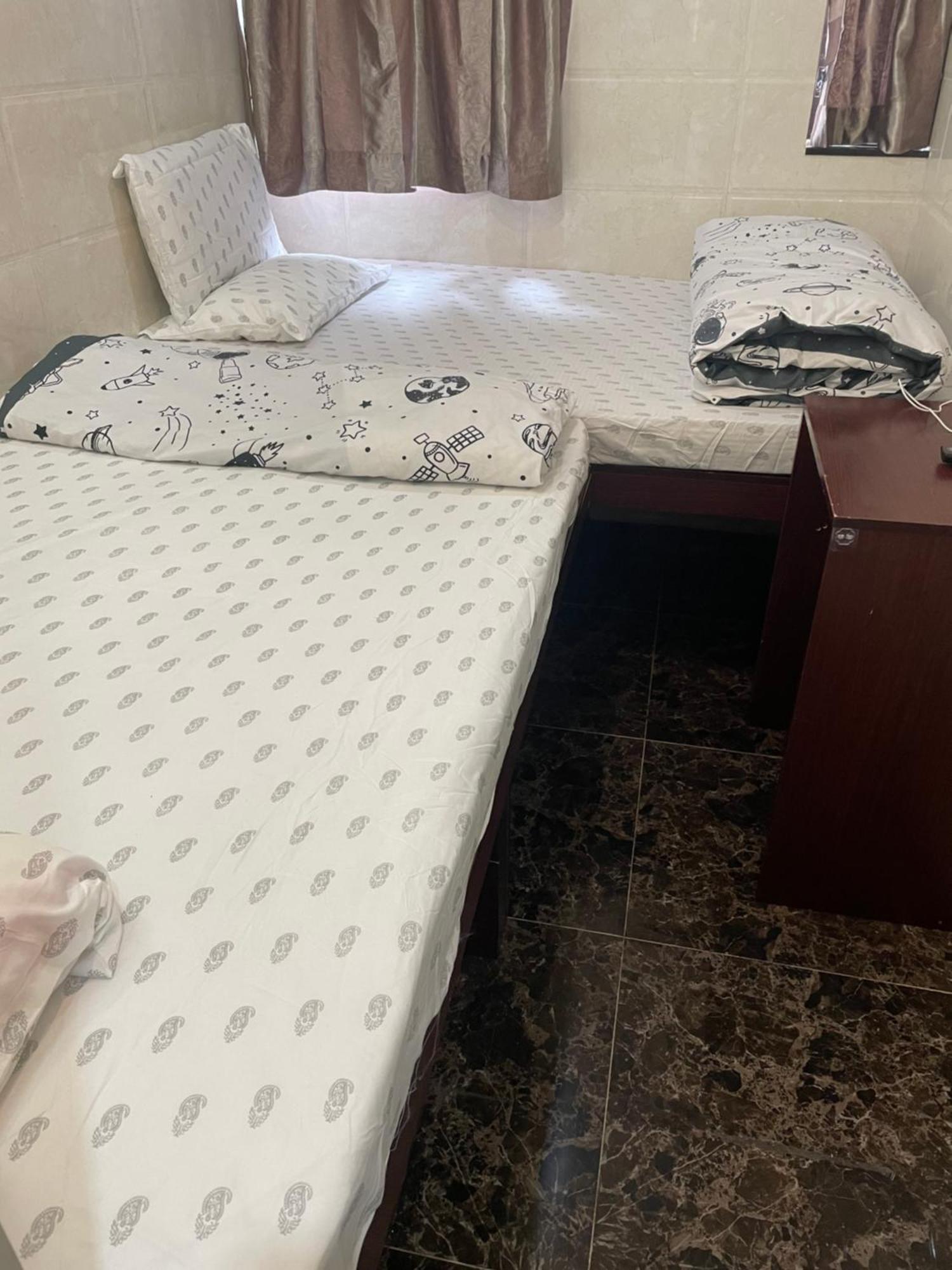 Lucky B6 Hostel *
