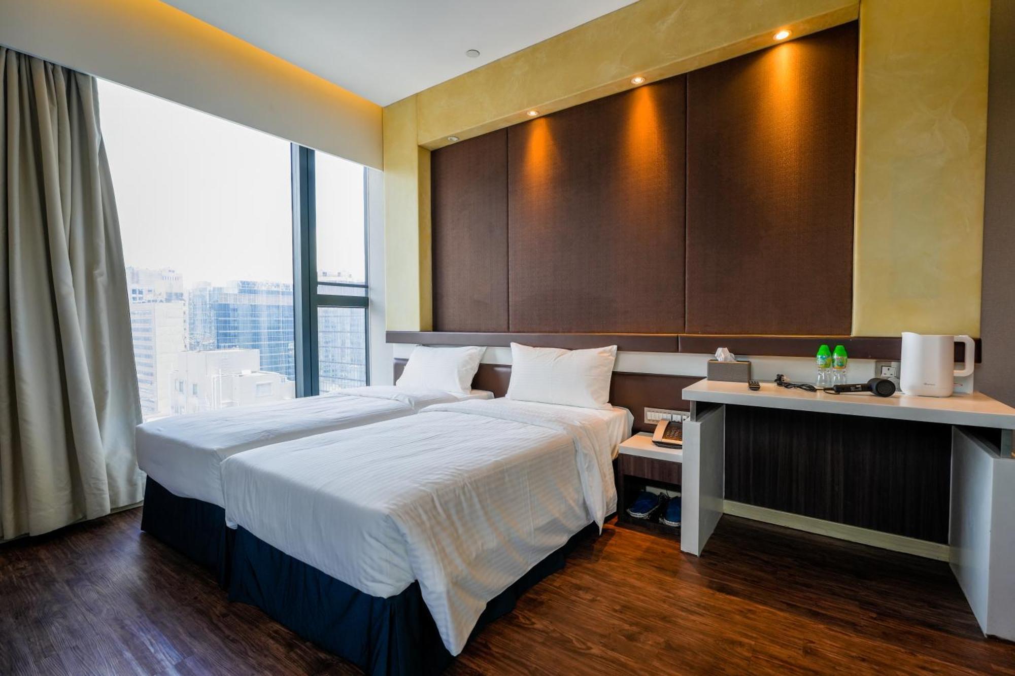 Epoch Hotel *