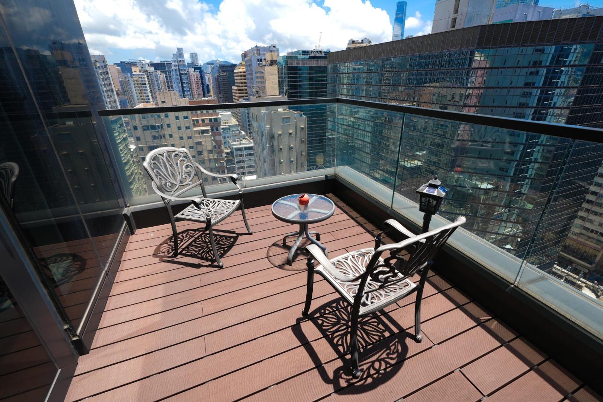 Epoch Hotel *