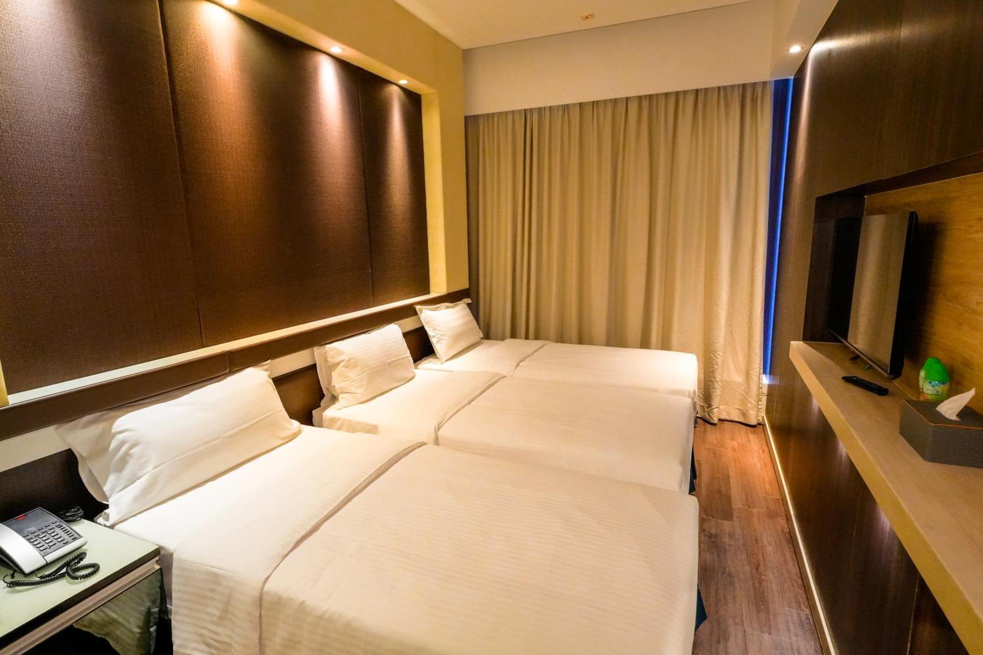 Epoch Khách sạn