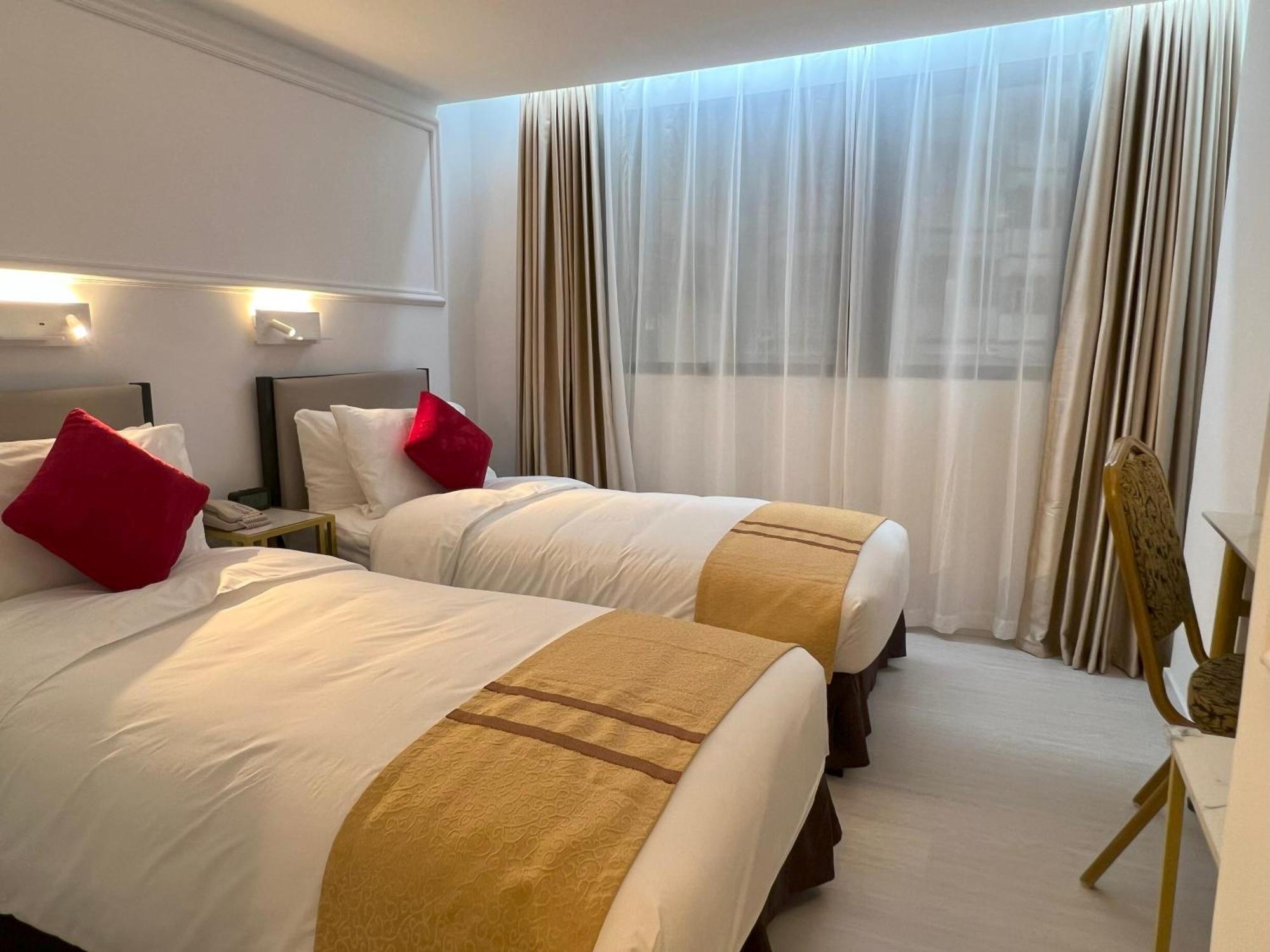 Western Tsim Sha Tsui 4*