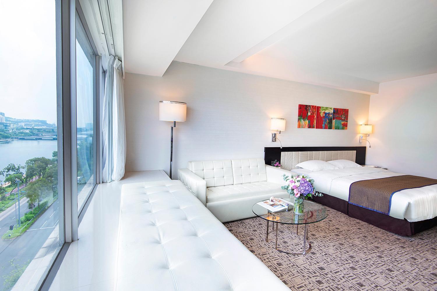 Regal Riverside Hotel 4*