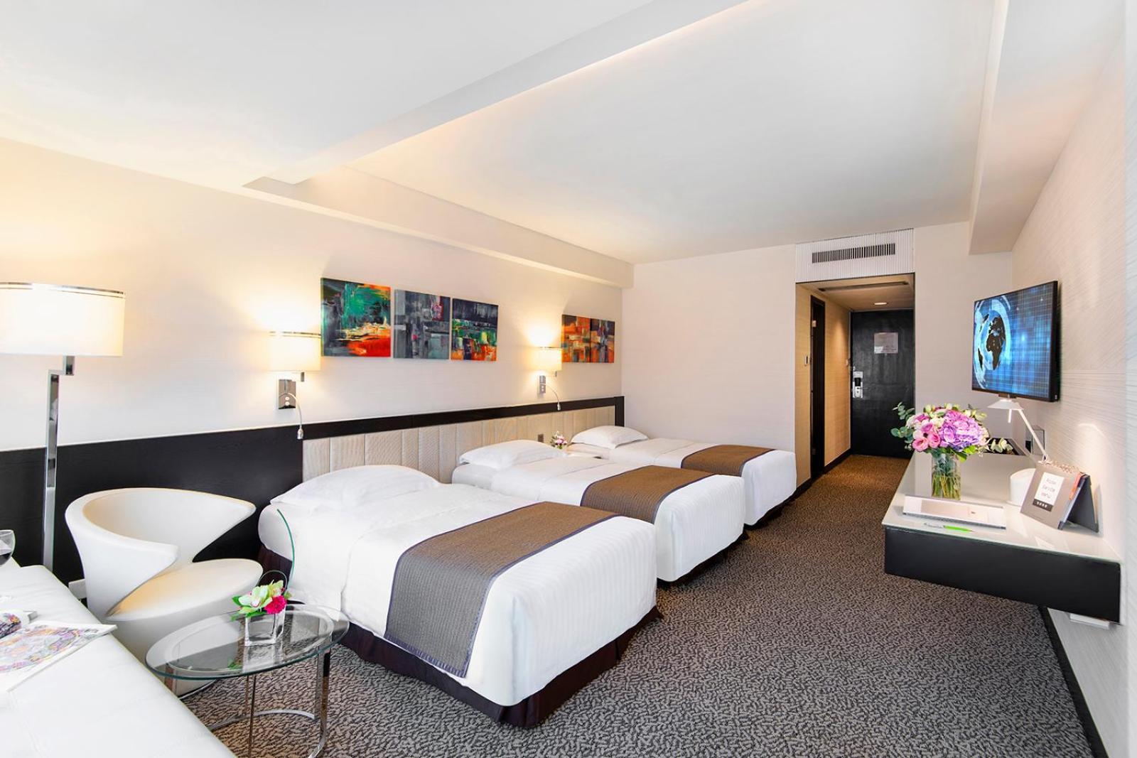 Regal Riverside 4*