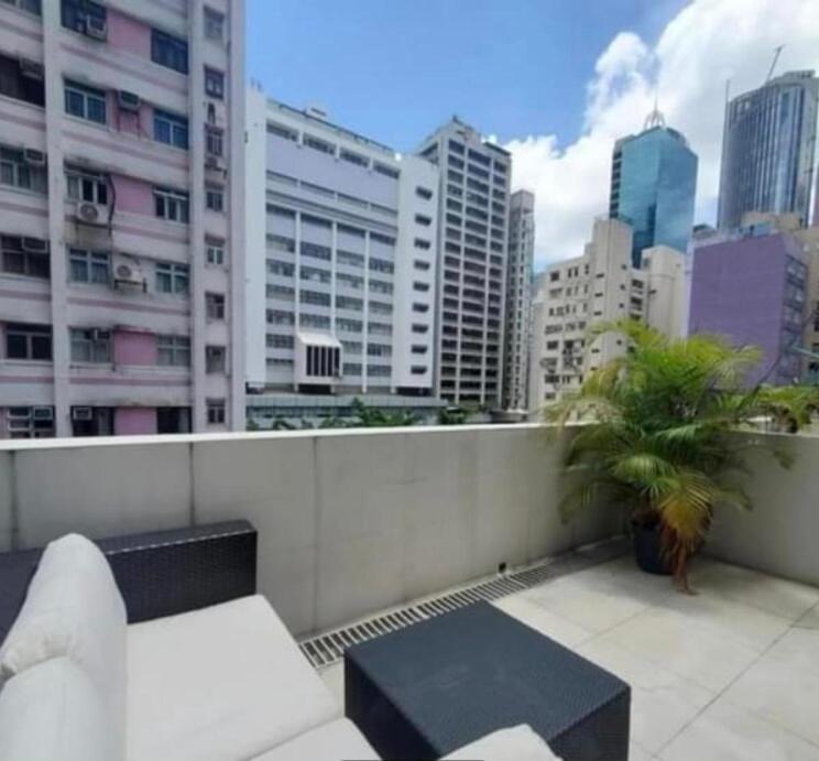 Stylish Hk Flat With Balcony Apartment