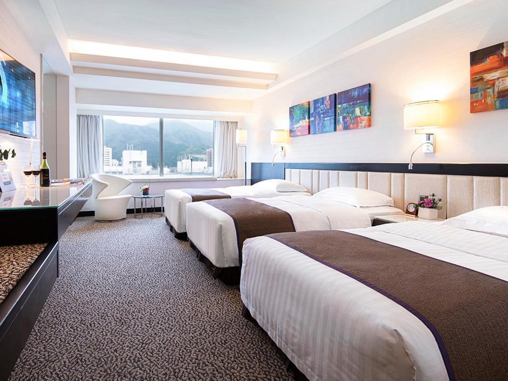 Regal Riverside Hotel