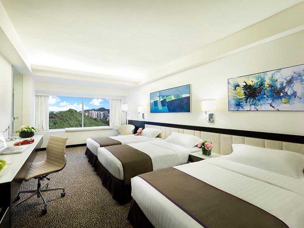 Regal Riverside Hotel 4*