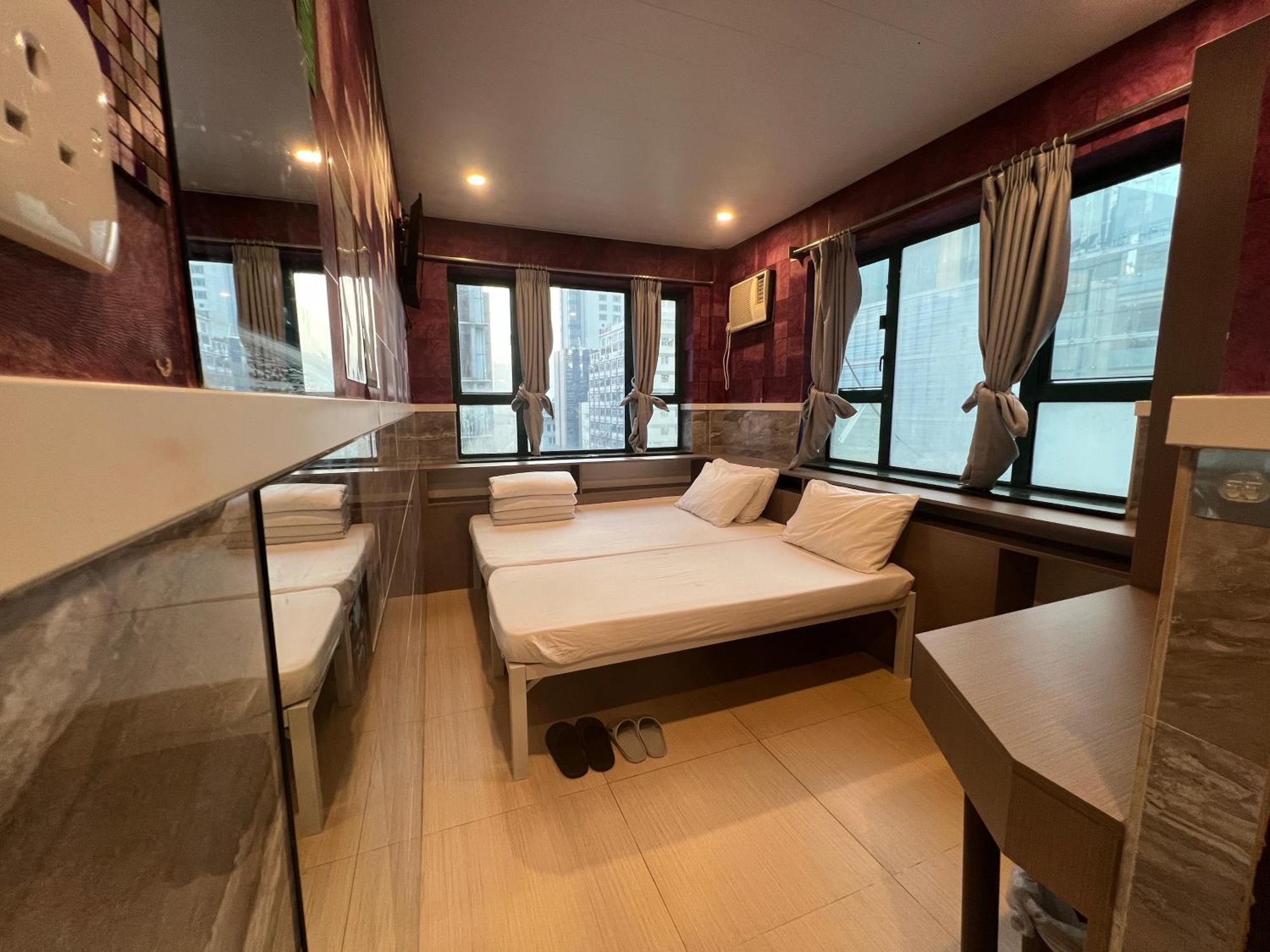 Hostel Hop On Nathan Road Hong Kong