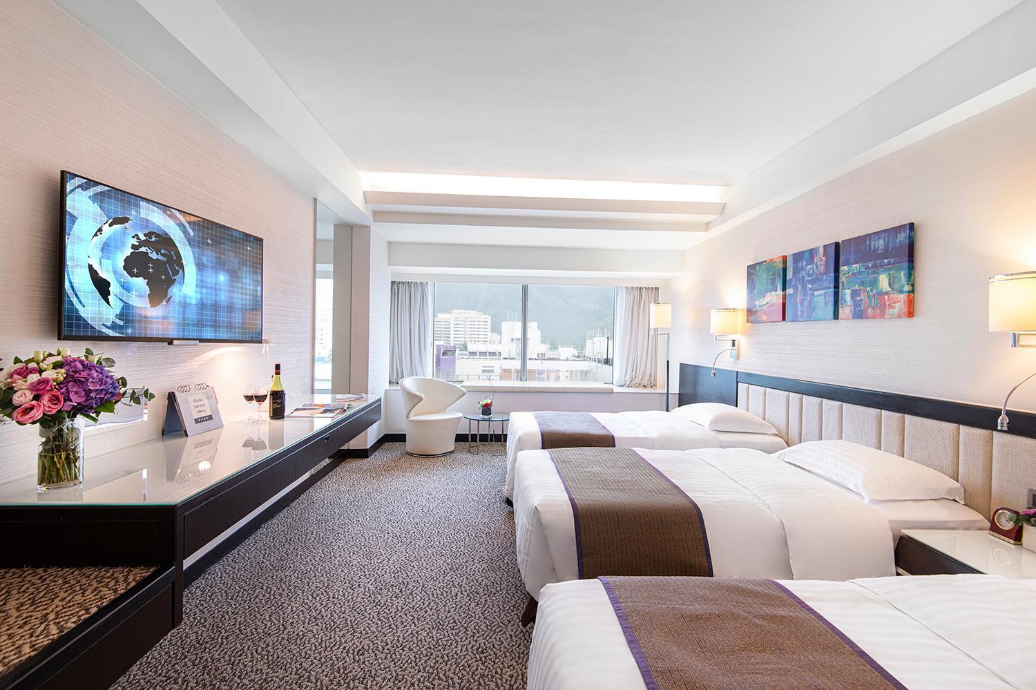 Regal Riverside Hotel