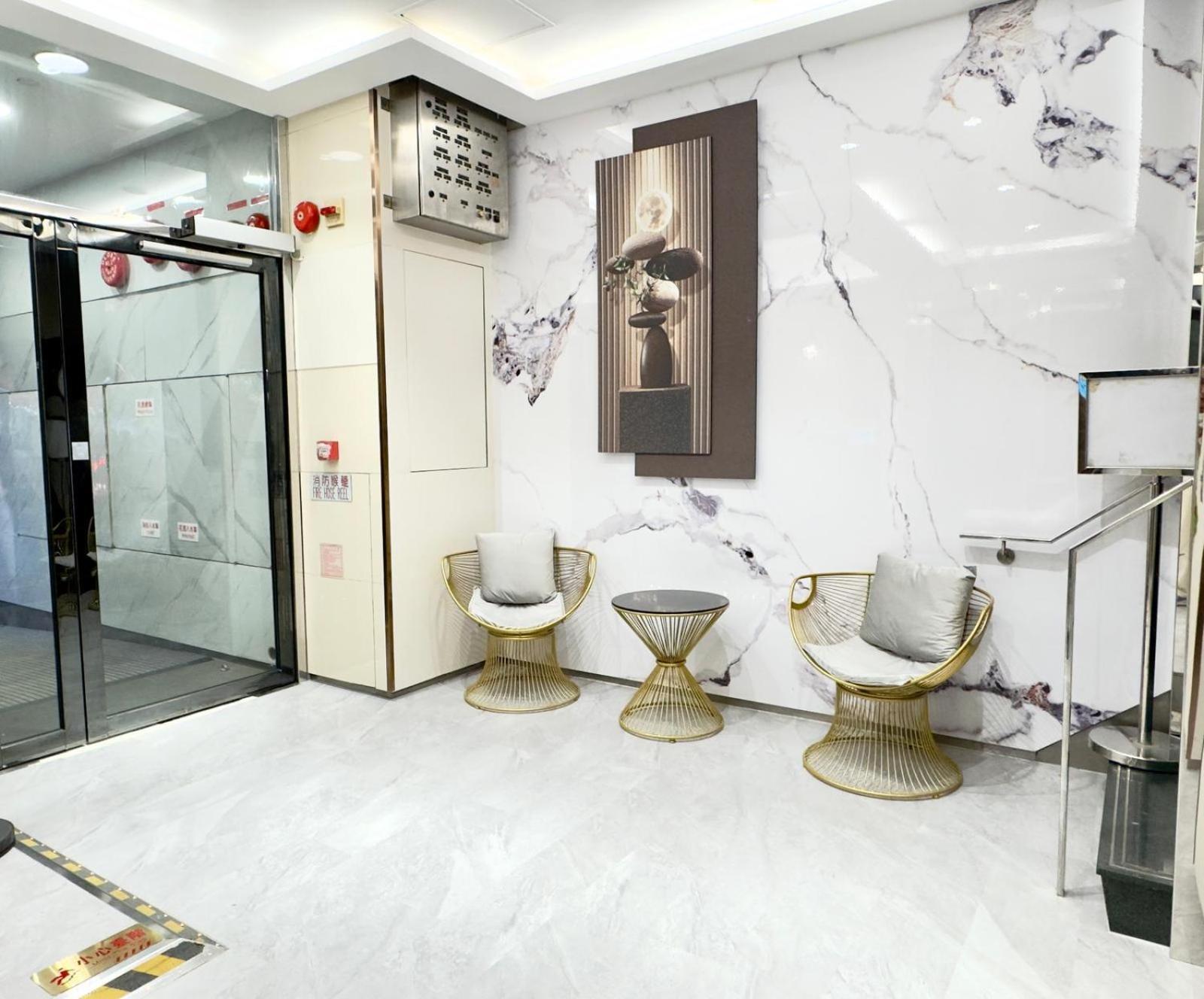 Hennessy Hotel 4*