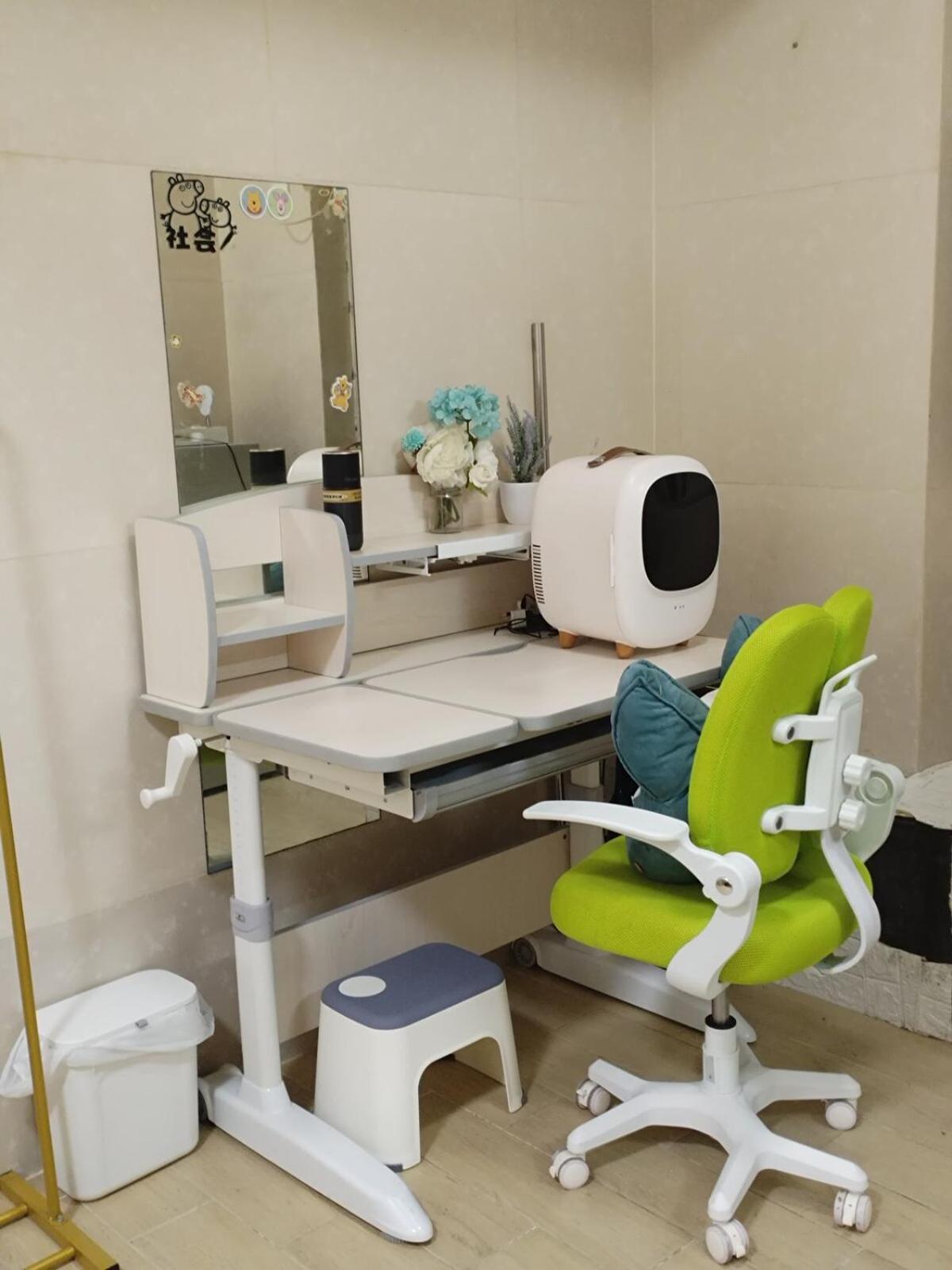 Spacious And Comfortable Full Bathroom Kitchenette Fridge Washing Machine Dedicated Work Area Near Austin Mtr Station Apartment
