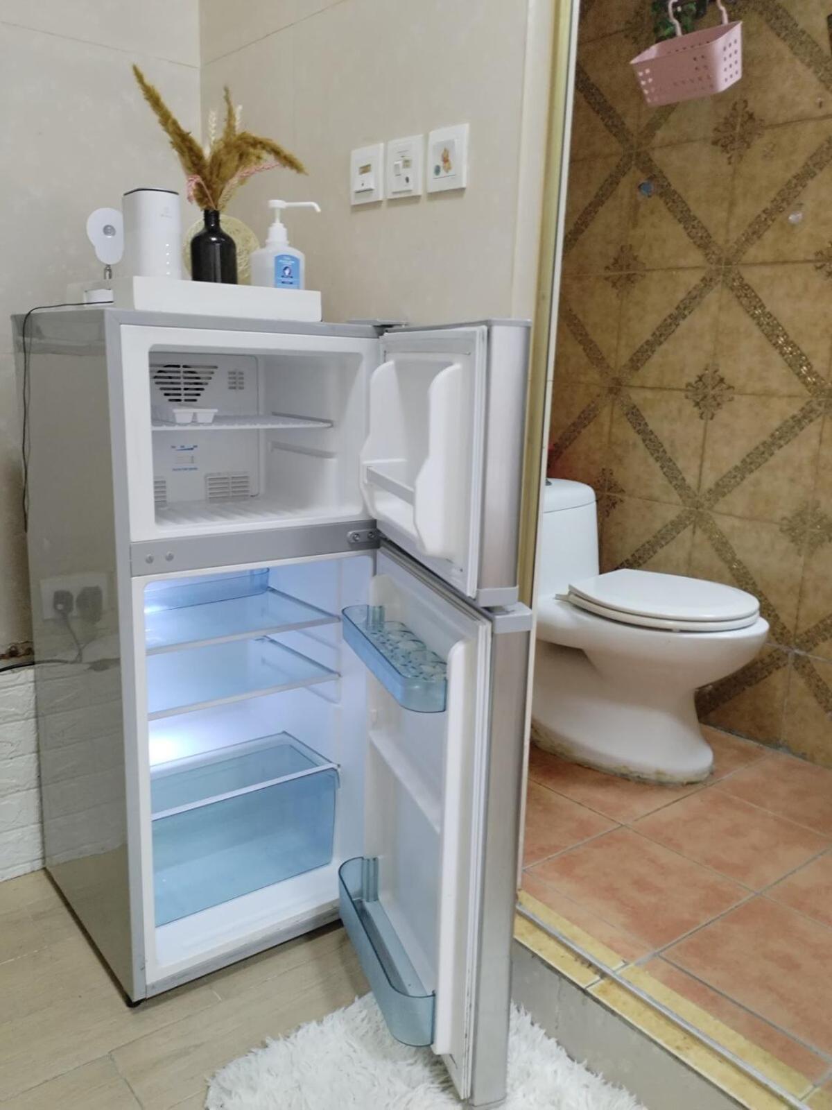 Spacious And Comfortable Full Bathroom Kitchenette Fridge Washing Machine Dedicated Work Area Near Austin Mtr Station