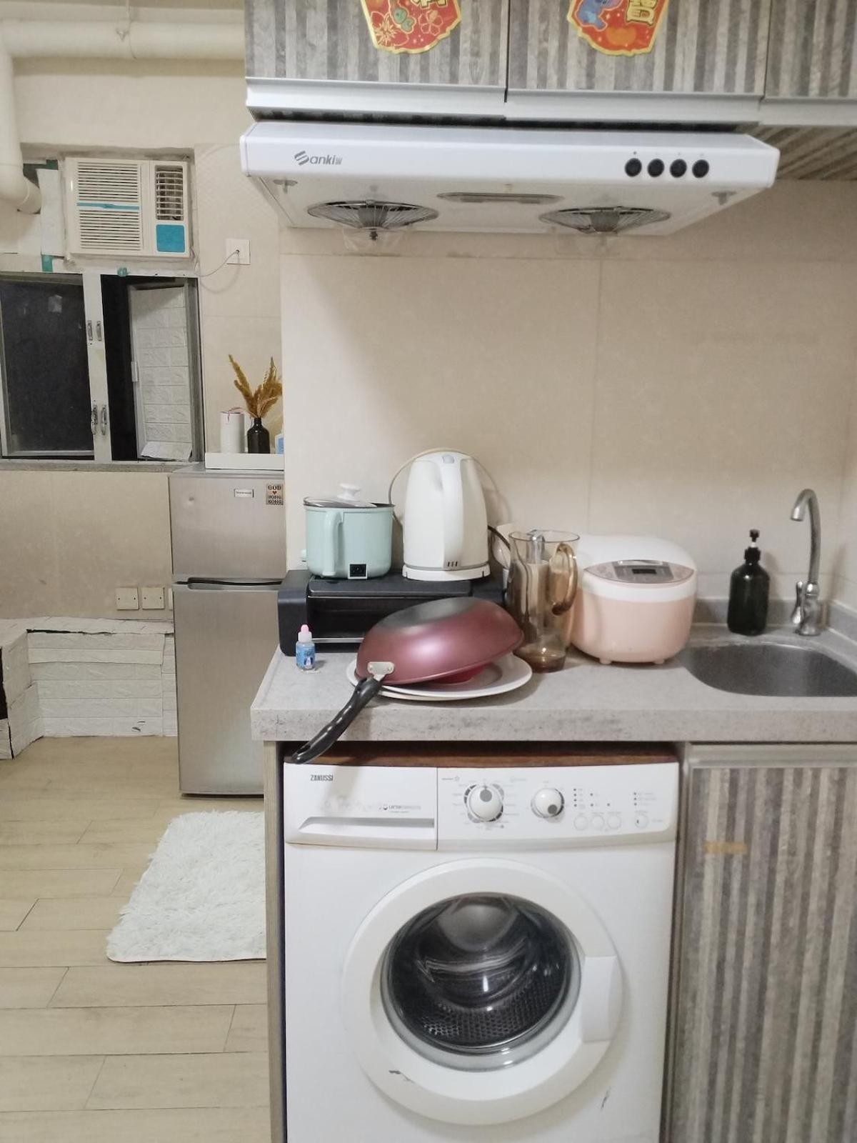 Apartment Spacious And Comfortable Full Bathroom Kitchenette Fridge Washing Machine Dedicated Work Area Near Austin Mtr Station