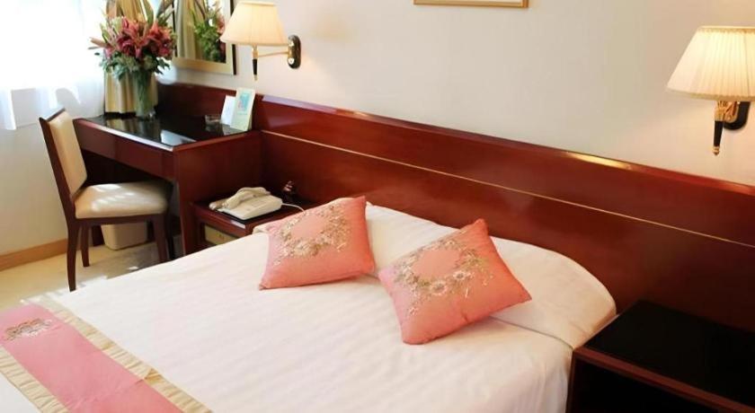 Hotel West 3*