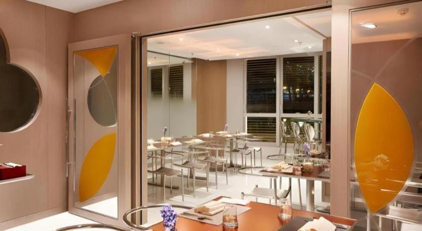 Hotel Elysion Place Causeway Bay 4*