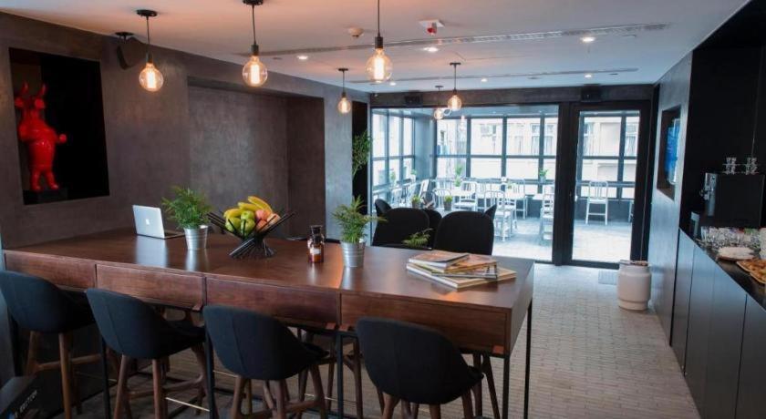 Hmlet Austin Avenue 4*