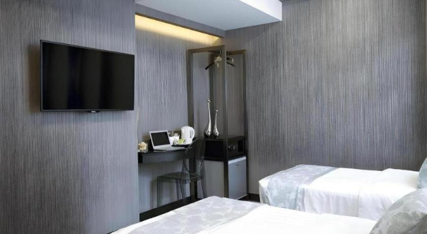 M1 North Point Hotel