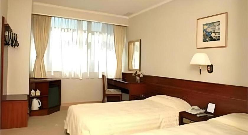 Hotel West