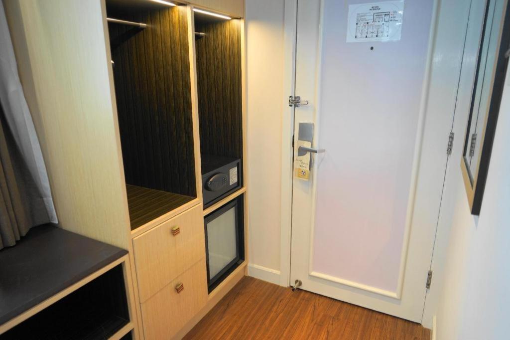 West Hotel 3*