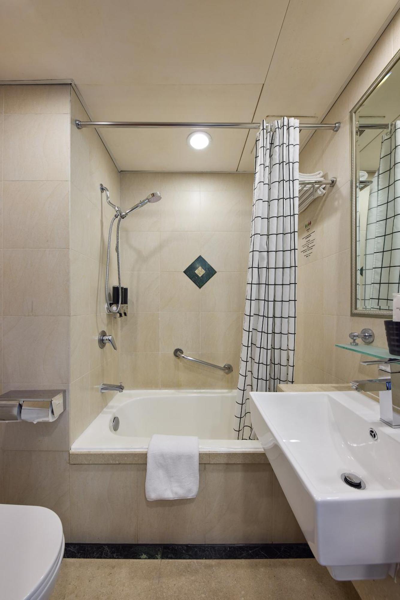 Rosedale Hotel 4*