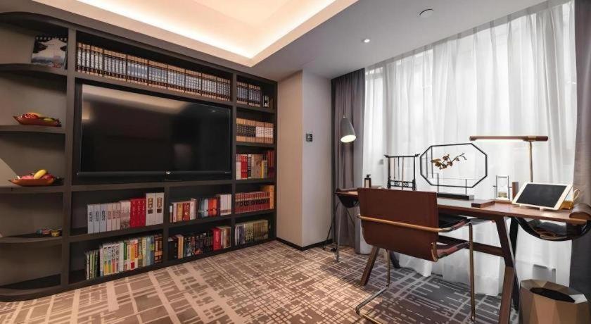 Hotel Oasis Avenue-a Gdh