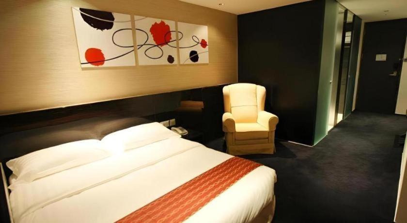 Hotel Noble Park 3*