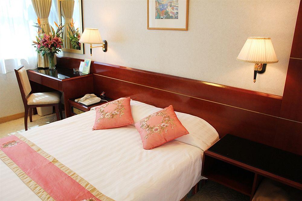 Hotel West
