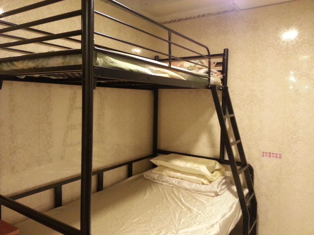 Apple - Mongkok Hostel Hong Kong