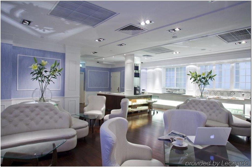 Empire - Wan Chai Hotel