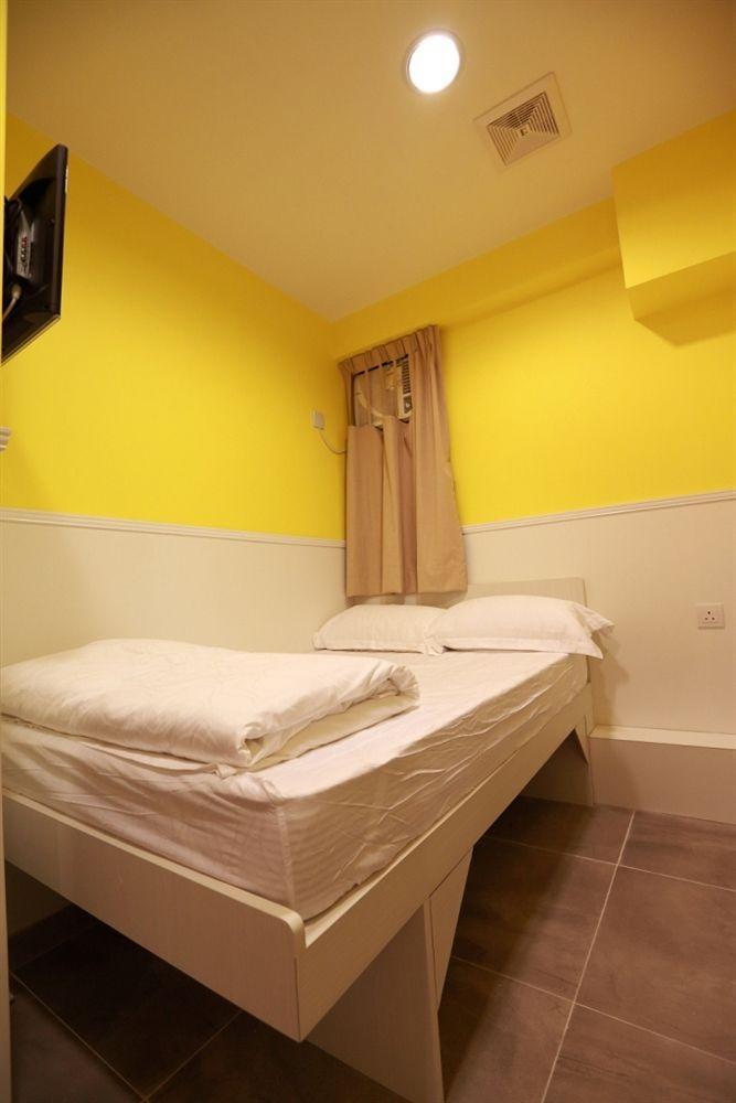 Colorz Guest house *