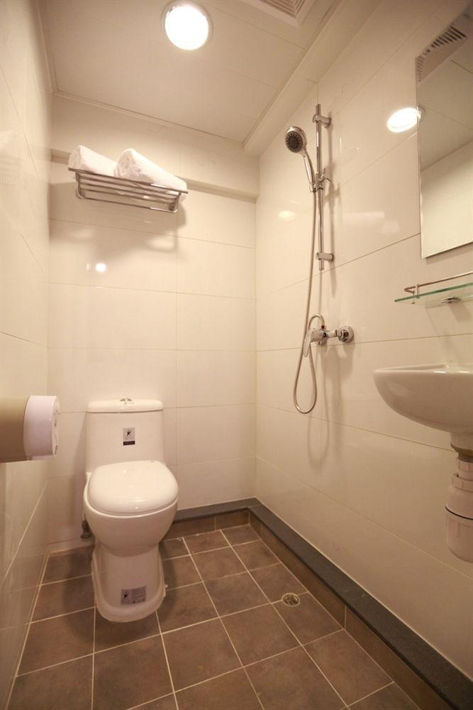 Colorz Guest house