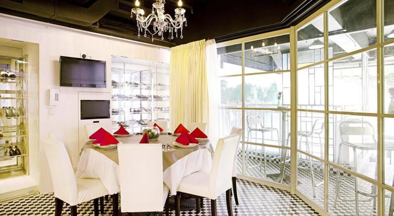 Bluejay Residences 3*