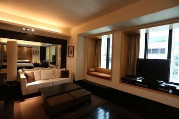 The Plaza Lan Kwai Fong Hong Kong