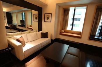 The Plaza Lan Kwai Fong Hong Kong