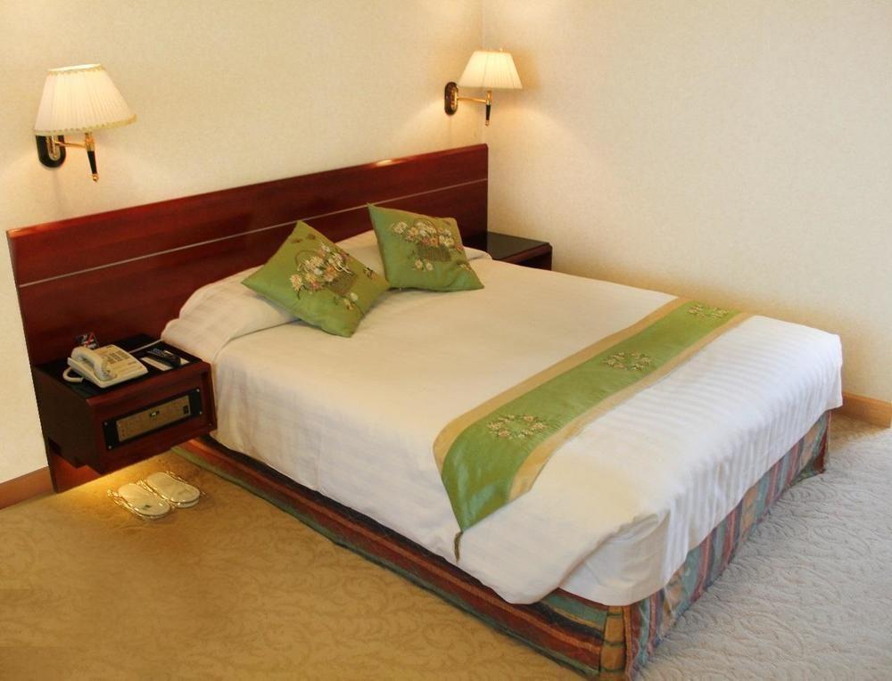 Hotel West