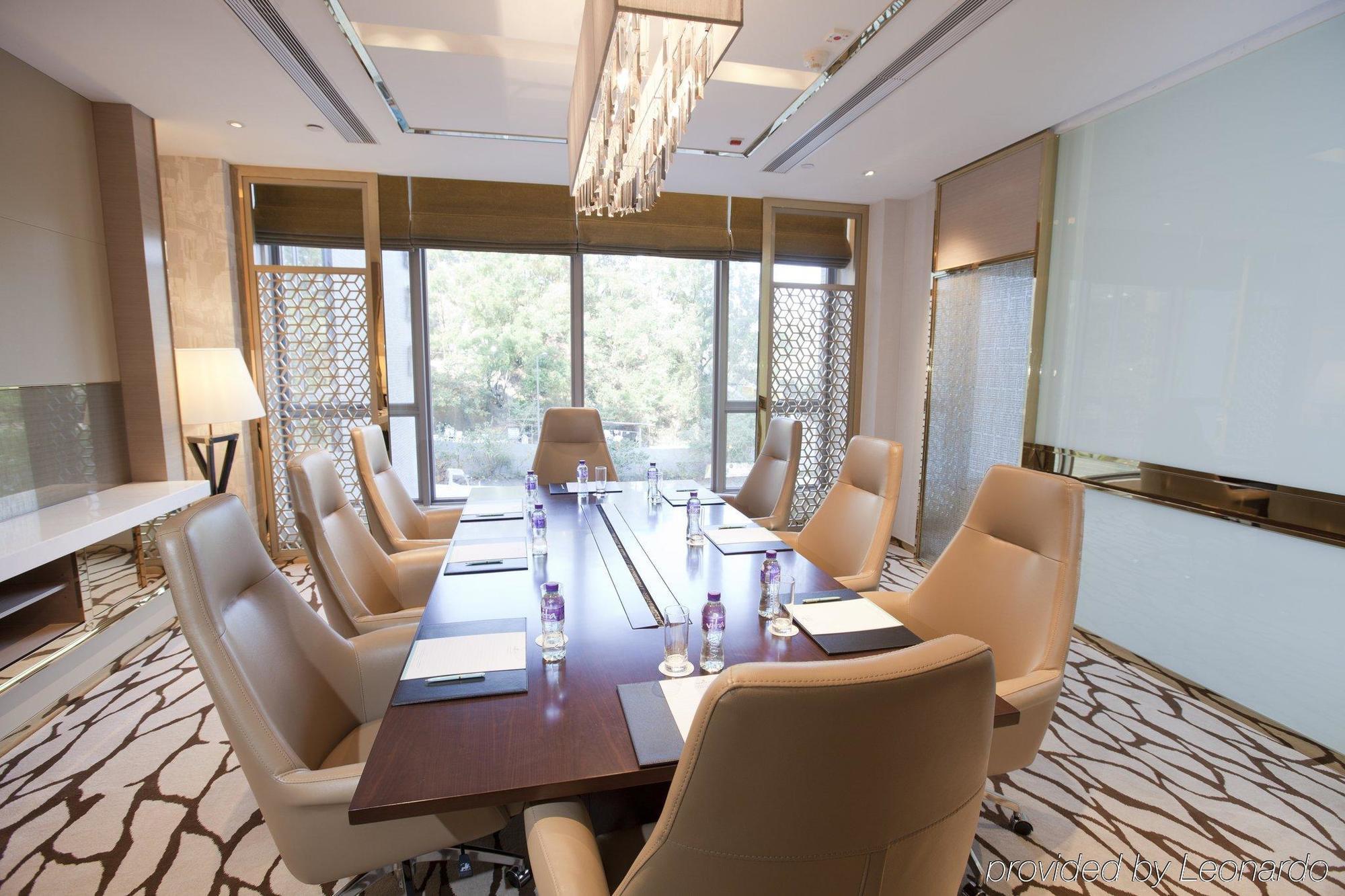 Dorsett Tsuen Wan, Hotel