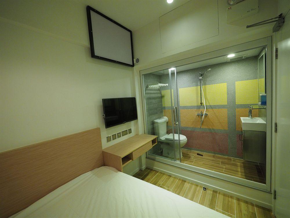 Pandas Comics Hotel