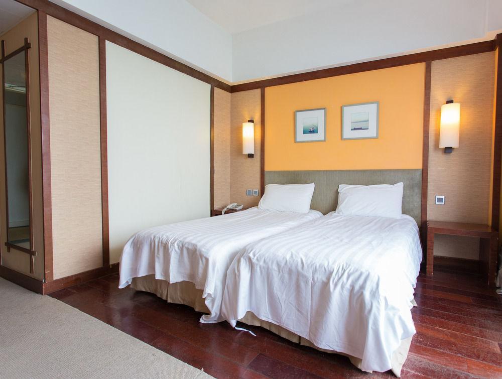 Warwick Cheung Chau Hotel 3*