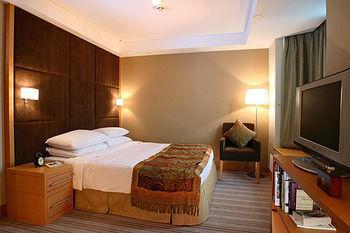 Two Macdonnell Road Aparthotel 4*