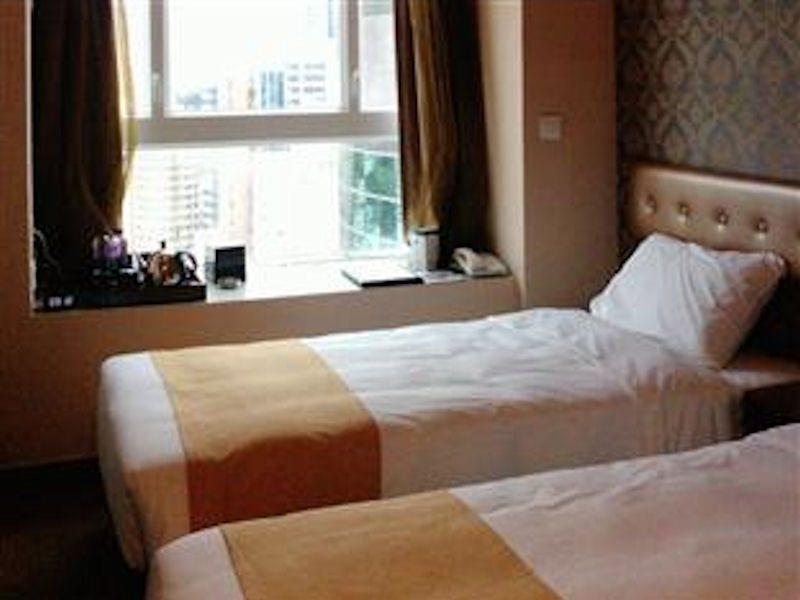 Best Western Causeway Bay 4*