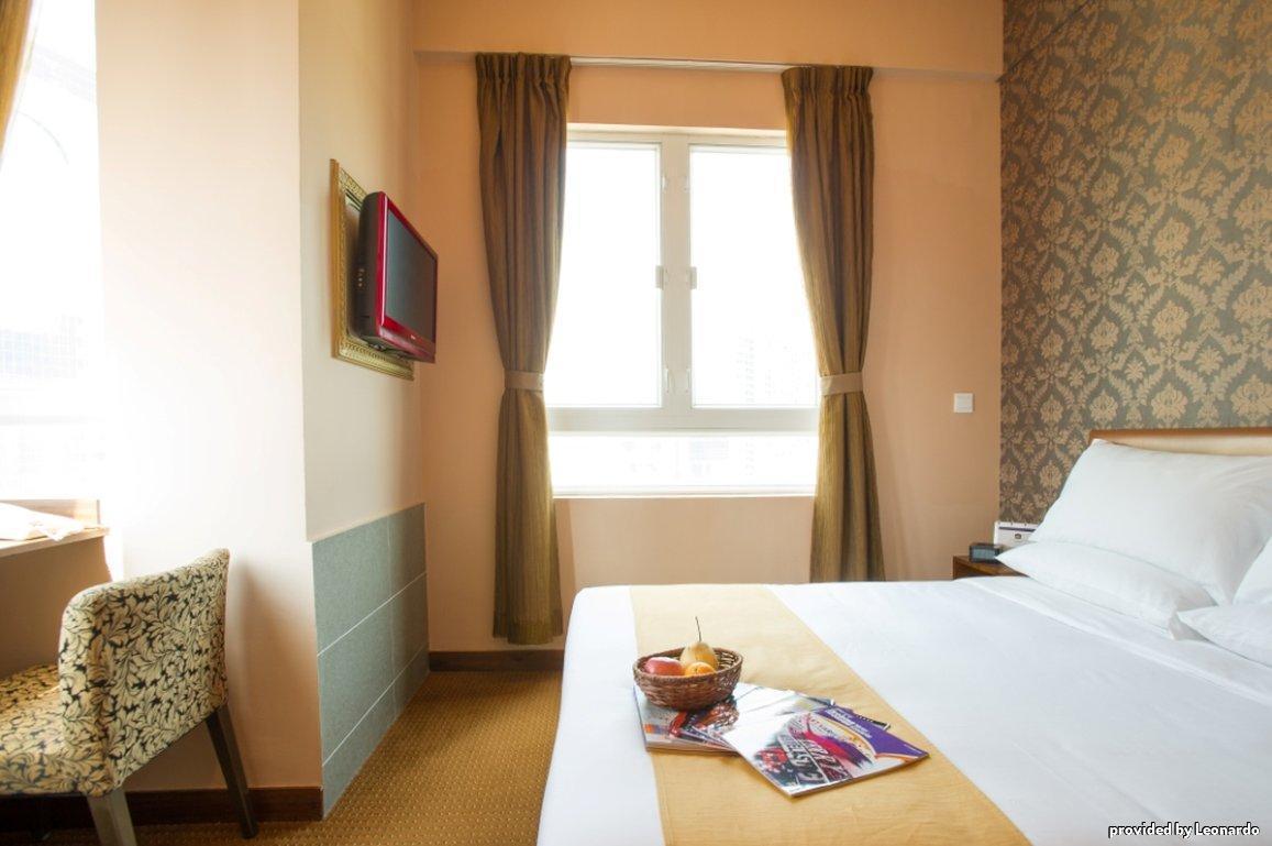 Best Western Causeway Bay 4*