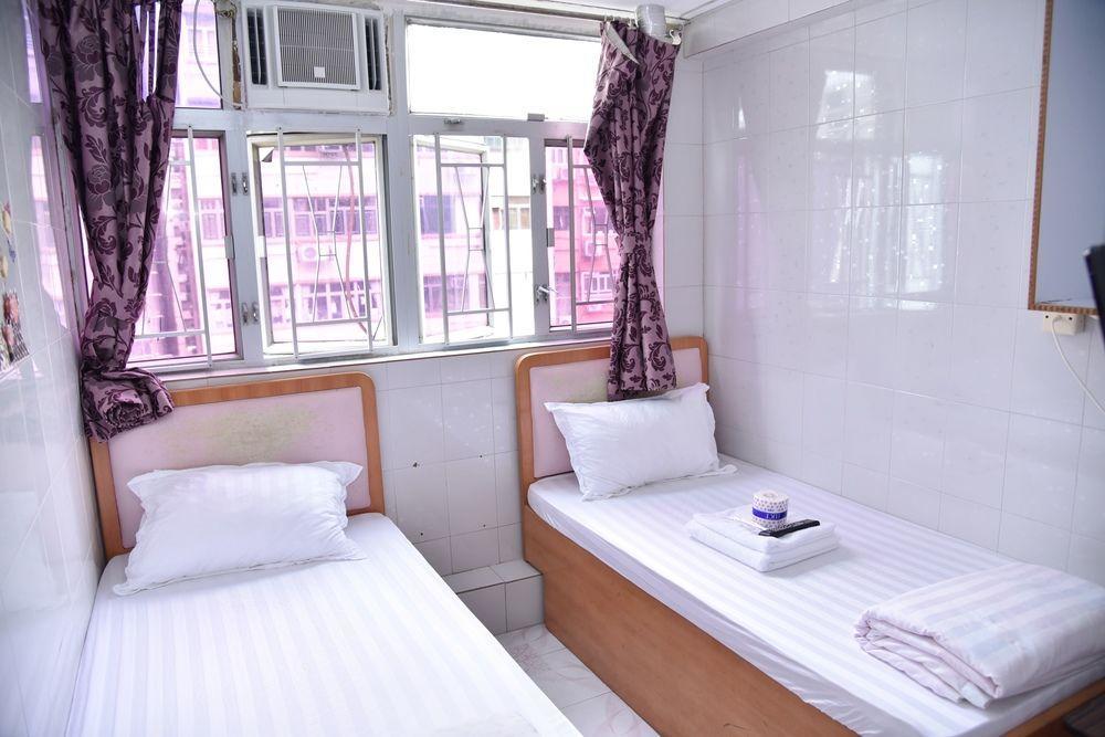 London Hotel *