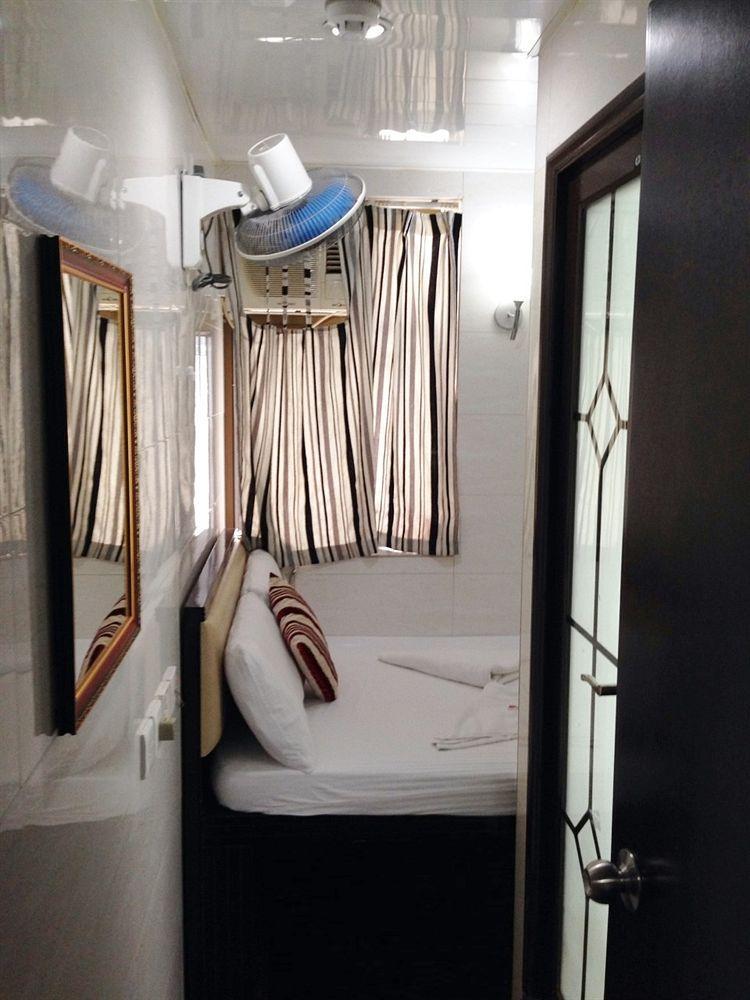 Crystal Guest house Hong Kong