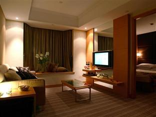 Two Macdonnell Road 4*