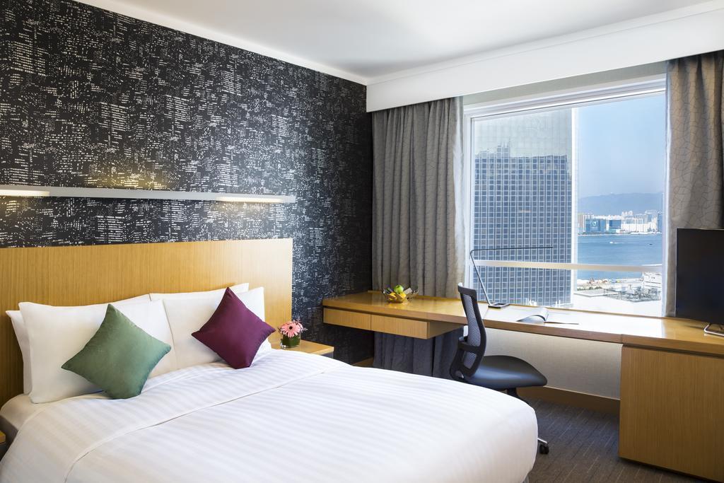 Novotel Century Hotel 4*