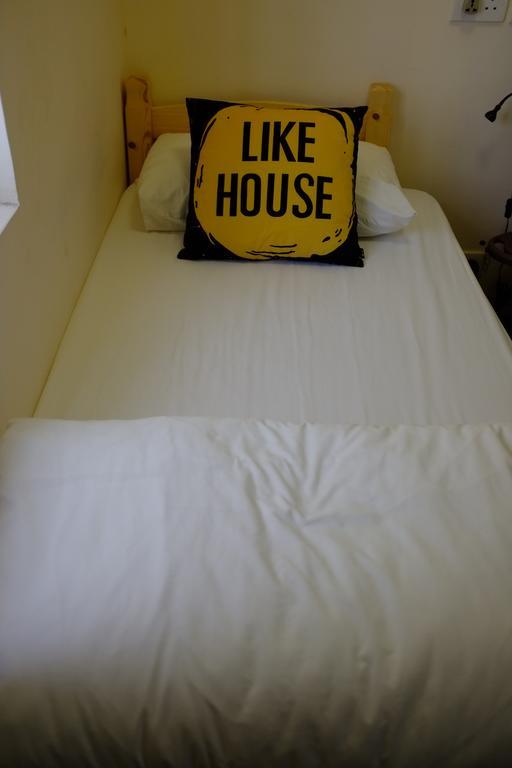 Alohas Hostel *