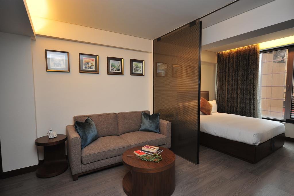 Queen's 100 Aparthotel *