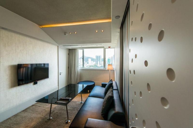 The Aberdeen Harbour By Ovolo Hotel Hongkong