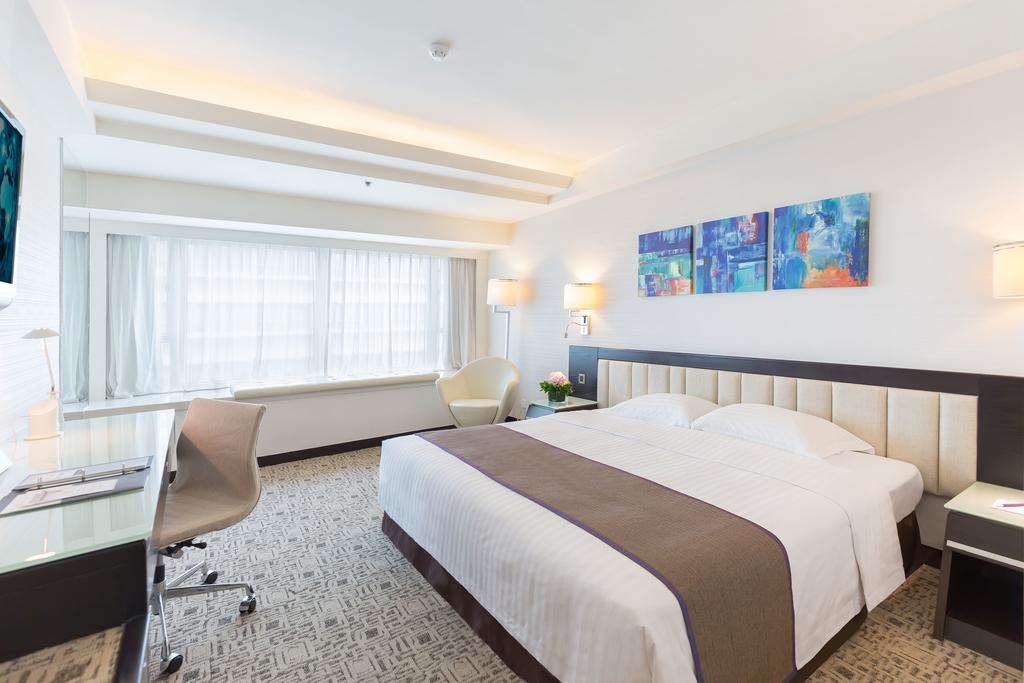Regal Riverside 4*