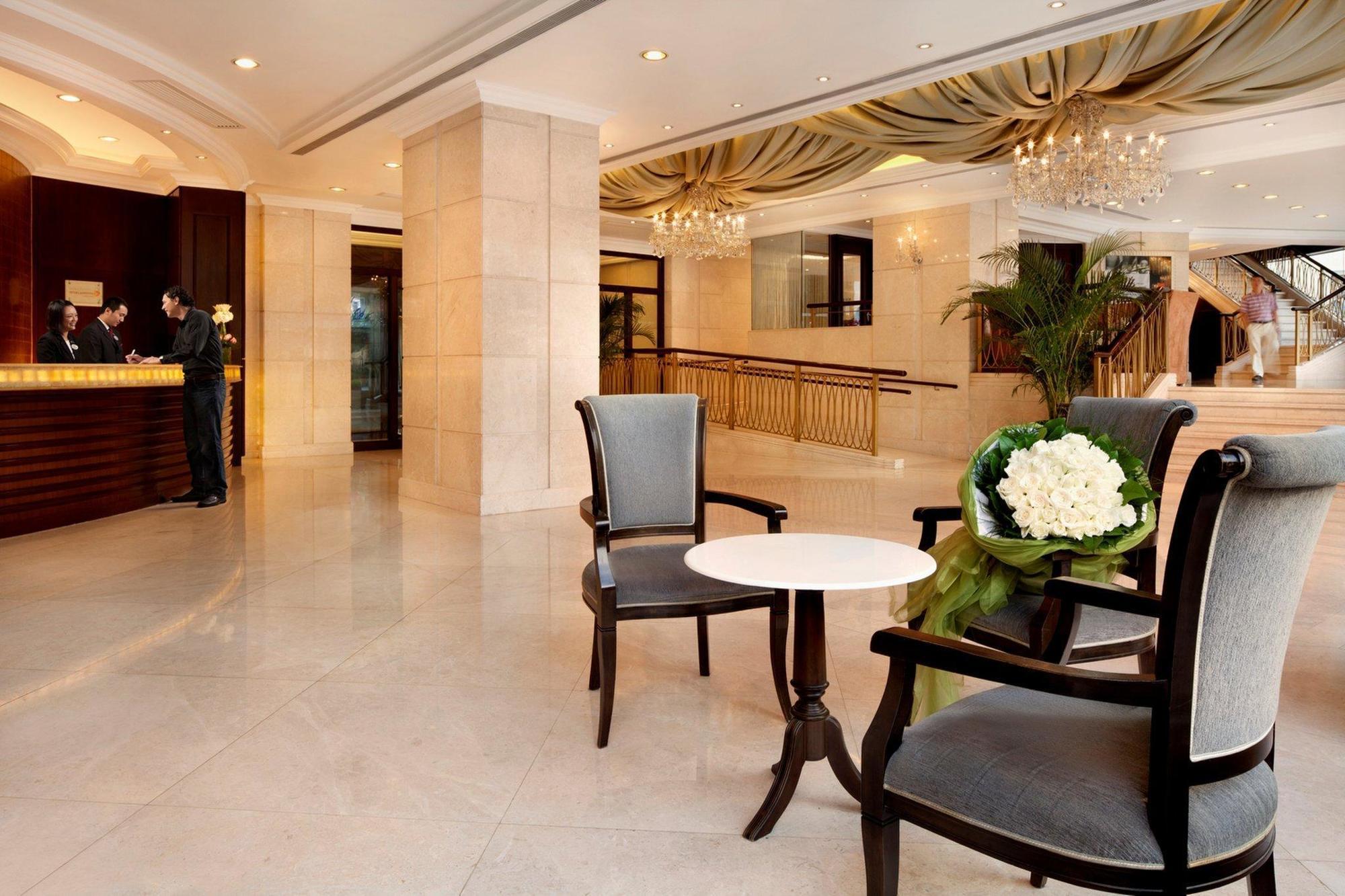 Dorsett Wanchai, Khách sạn 5*